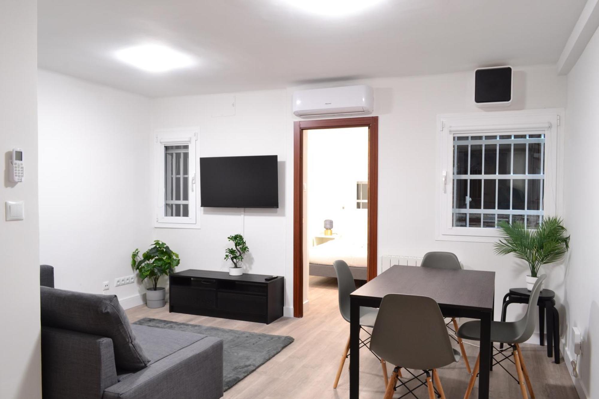 Bonito Caja Magica Apartment Madrid