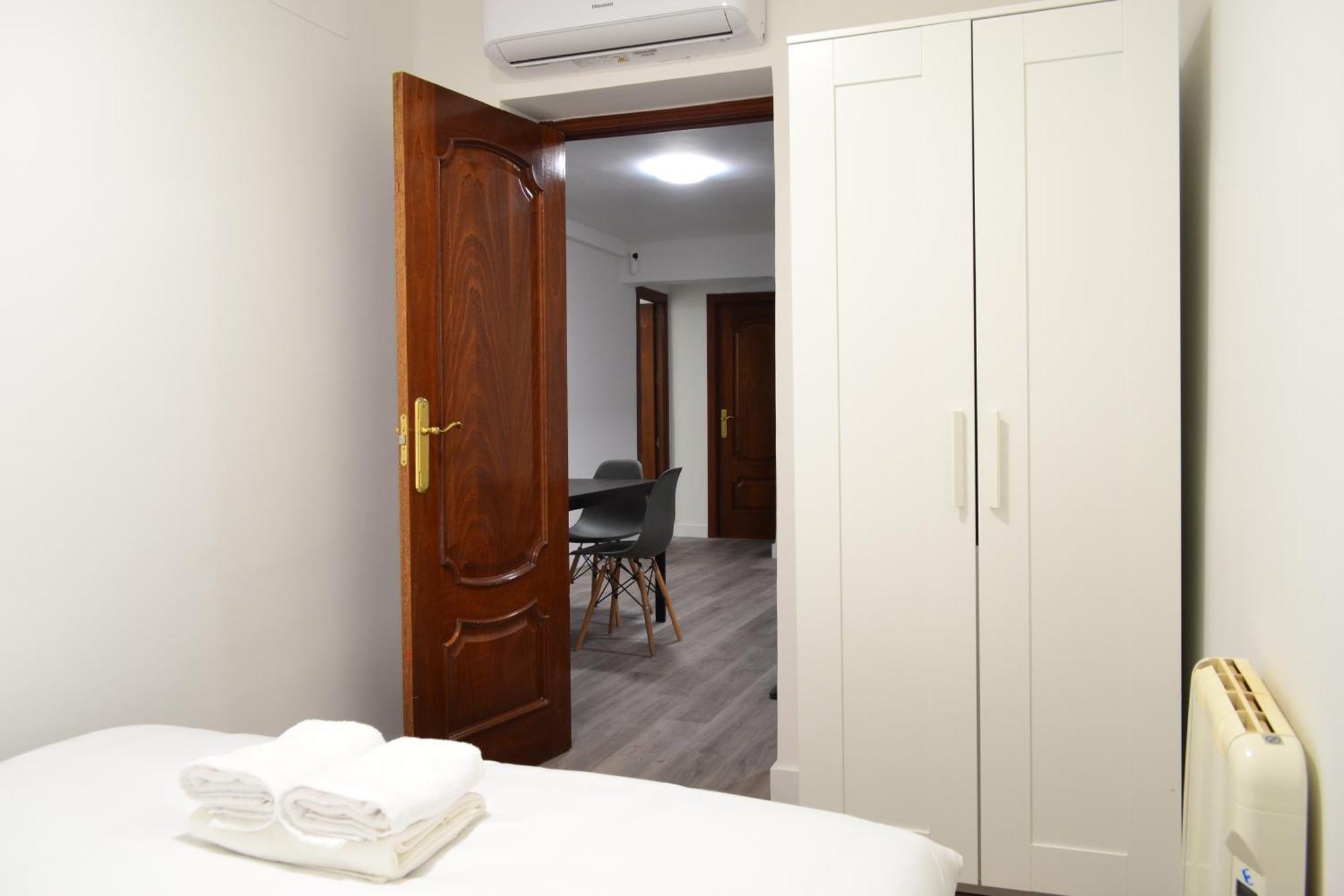 Bonito Caja Magica Apartment Madrid