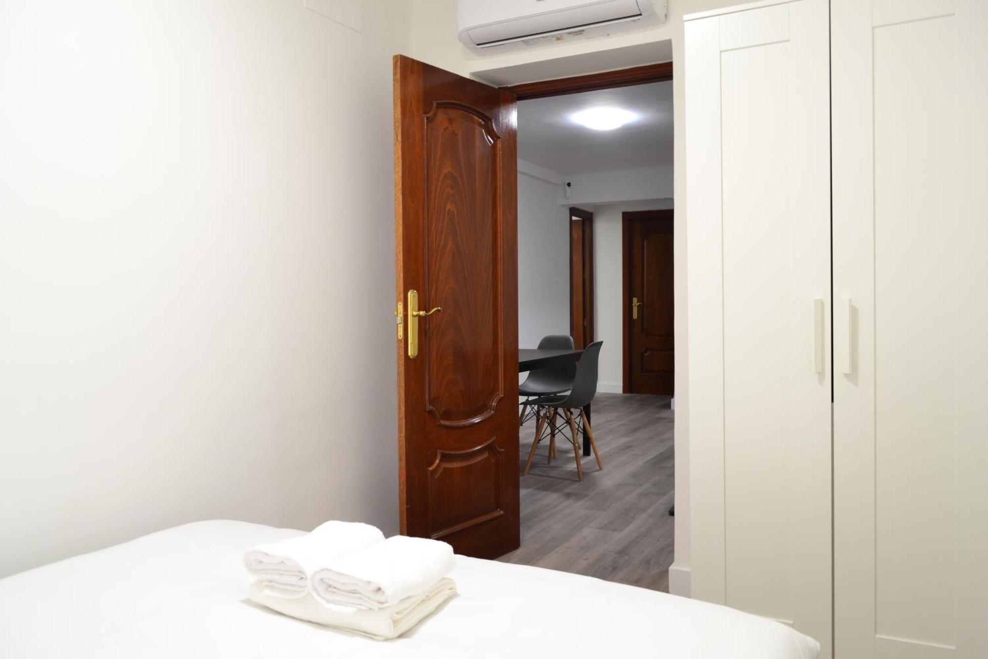 Bonito Caja Magica Apartment Madrid